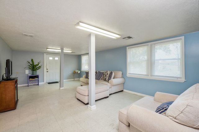 16998 E SUMMIT AVE, Elkton, VA 22827