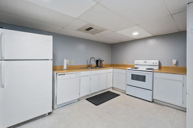 16998 E SUMMIT AVE, Elkton, VA 22827