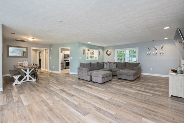 16998 E SUMMIT AVE, Elkton, VA 22827