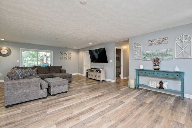 16998 E SUMMIT AVE, Elkton, VA 22827