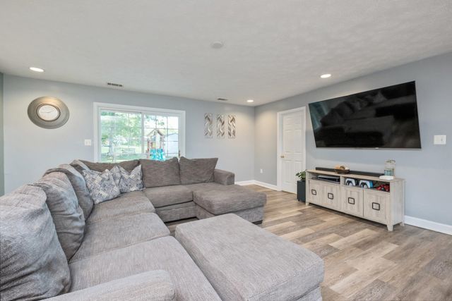 16998 E SUMMIT AVE, Elkton, VA 22827