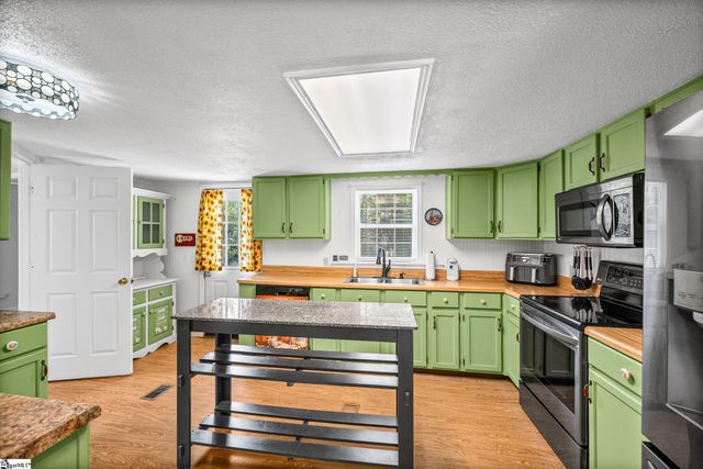 112 Bert Court, Greer, SC 29651