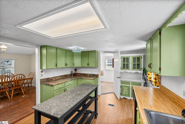 112 Bert Court, Greer, SC 29651
