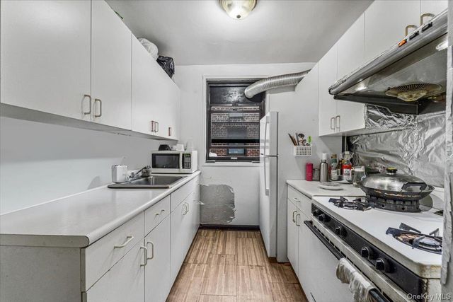 132-35 Sanford Avenue 602, Flushing, NY 11355