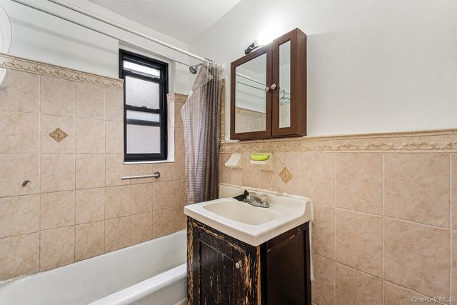 132-35 Sanford Avenue 602, Flushing, NY 11355