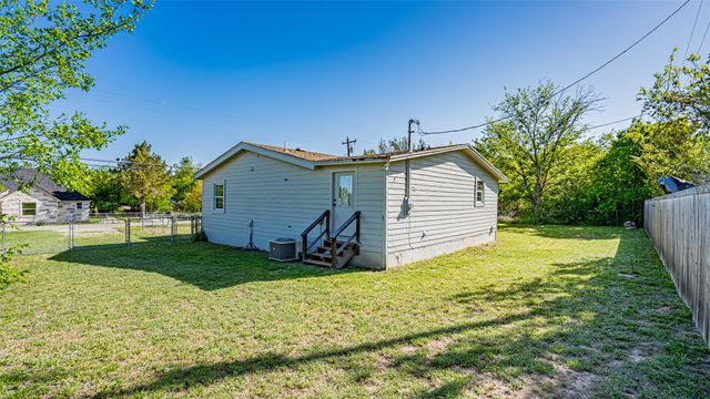 3300 Hilltop Road, Granbury, TX 76048