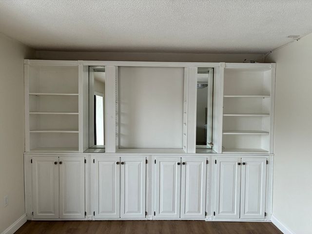 1 Summit Dr. 33, Reading, MA 01867