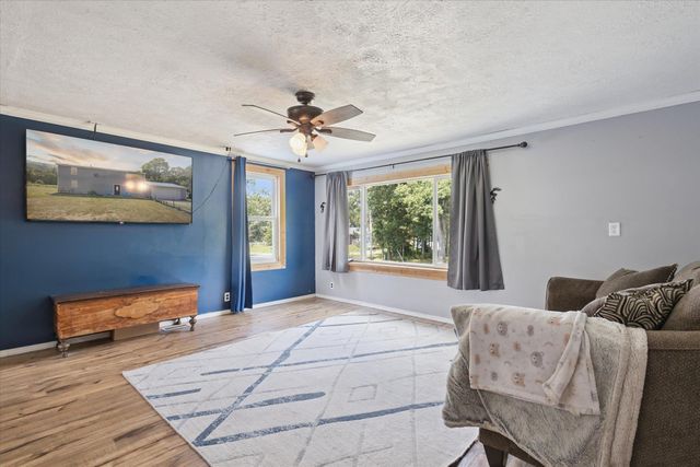 10374 Douglas Road, Osceola, IN 46561