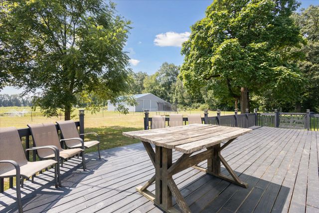 10374 Douglas Road, Osceola, IN 46561