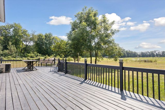 10374 Douglas Road, Osceola, IN 46561