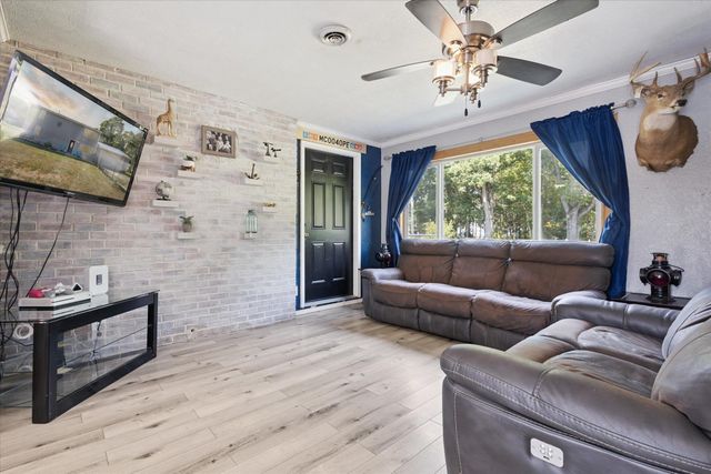 10374 Douglas Road, Osceola, IN 46561