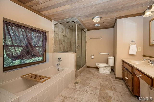 8 Whippoorwill Court, Defiance, MO 63341