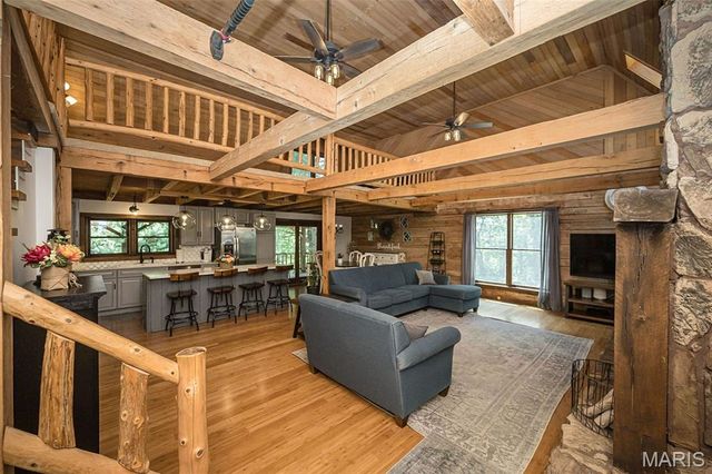 8 Whippoorwill Court, Defiance, MO 63341