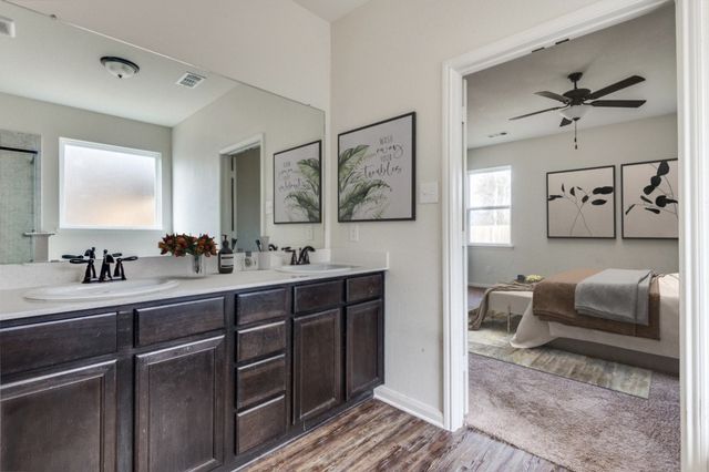 711 Milas Lane, Glenn Heights, TX 75154