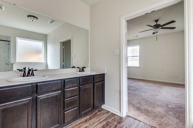 711 Milas Lane, Glenn Heights, TX 75154