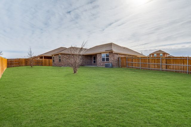 711 Milas Lane, Glenn Heights, TX 75154