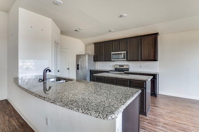 711 Milas Lane, Glenn Heights, TX 75154