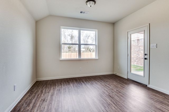 711 Milas Lane, Glenn Heights, TX 75154