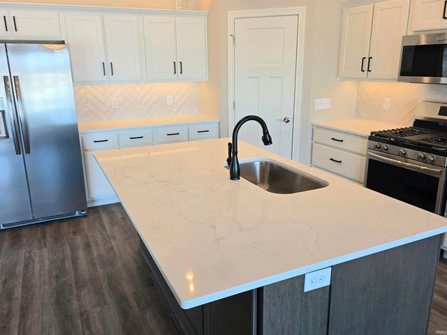 5348 Fair Creek Run, Fort Wayne, IN 46818