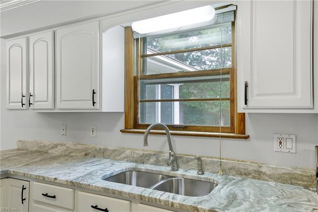 1052 Miles Standish RD, Virginia Beach, VA 23455