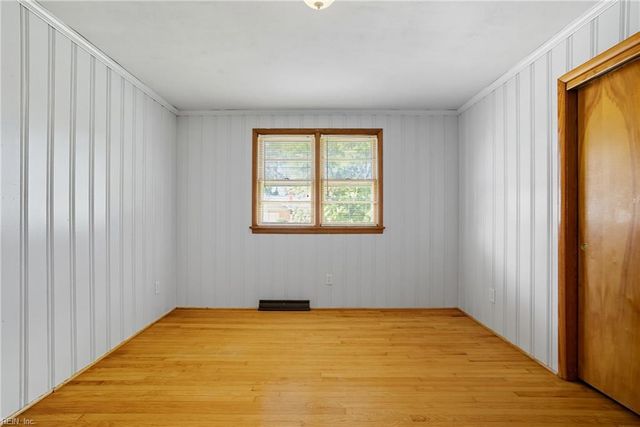 1052 Miles Standish RD, Virginia Beach, VA 23455