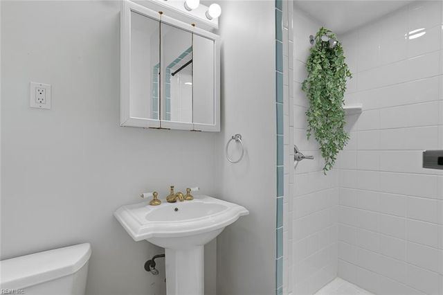 1052 Miles Standish RD, Virginia Beach, VA 23455