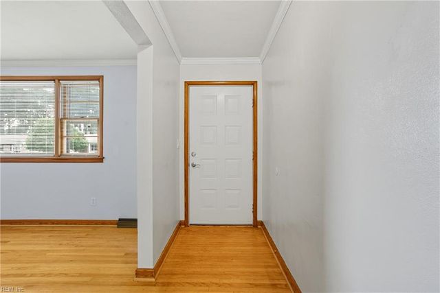 1052 Miles Standish RD, Virginia Beach, VA 23455