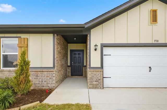 1710 Oak Way, Tuttle, OK 73089