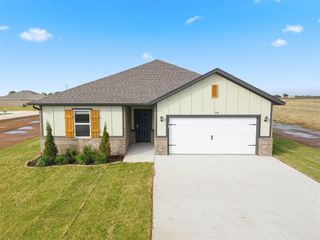 1710 Oak Way, Tuttle, OK 73089