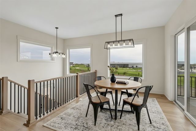17203 Brookview Drive, Urbandale, IA 50323