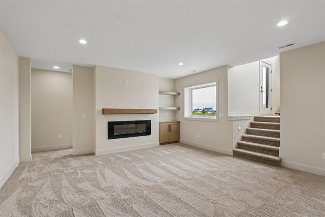 17203 Brookview Drive, Urbandale, IA 50323