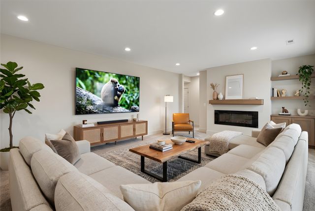 17203 Brookview Drive, Urbandale, IA 50323