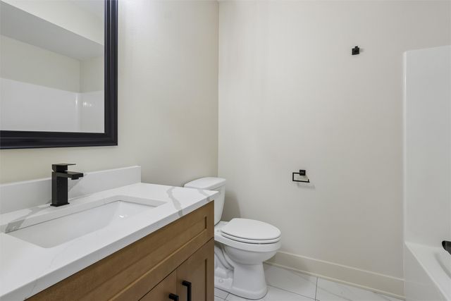 17203 Brookview Drive, Urbandale, IA 50323