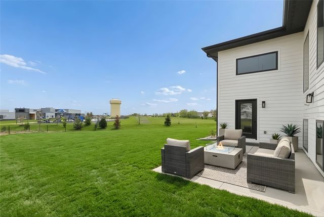 17203 Brookview Drive, Urbandale, IA 50323
