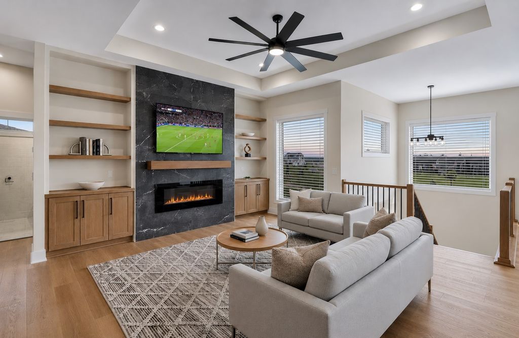 17203 Brookview Drive, Urbandale, IA 50323