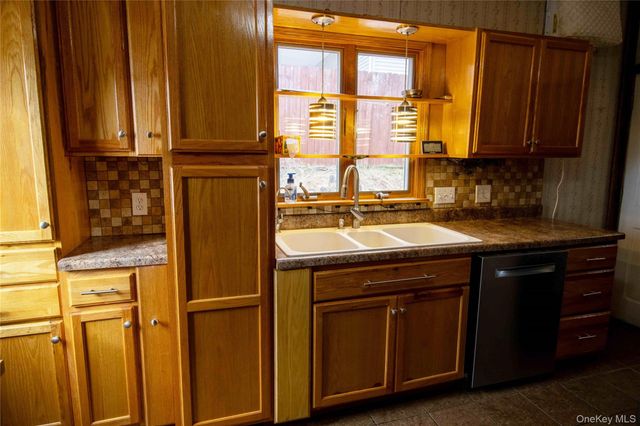 95 Scofield Street, Walden, NY 12586