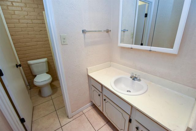 1519 Barcelona Way, Baytown, TX 77520