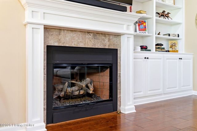 10005 Cedar Garden Dr, Louisville, KY 40291