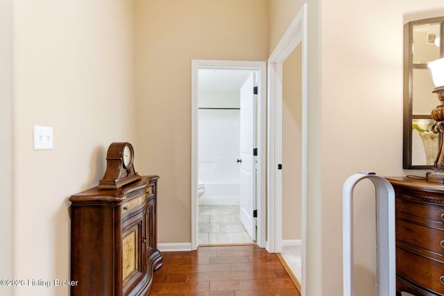 10005 Cedar Garden Dr, Louisville, KY 40291