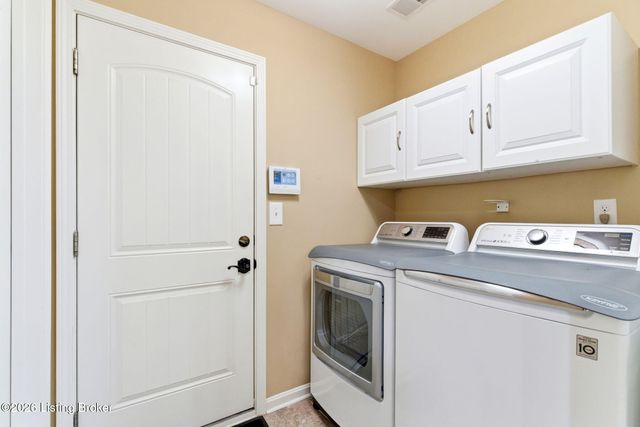 10005 Cedar Garden Dr, Louisville, KY 40291