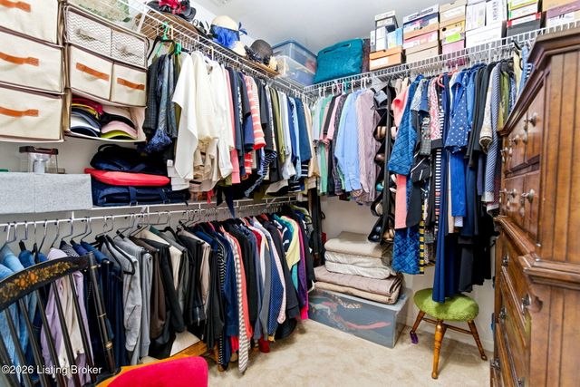 10005 Cedar Garden Dr, Louisville, KY 40291