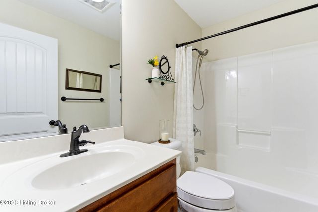 10005 Cedar Garden Dr, Louisville, KY 40291