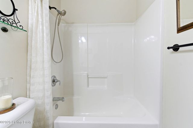 10005 Cedar Garden Dr, Louisville, KY 40291