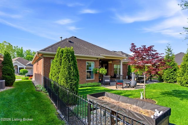 10005 Cedar Garden Dr, Louisville, KY 40291