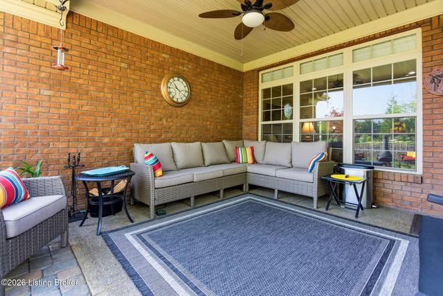10005 Cedar Garden Dr, Louisville, KY 40291