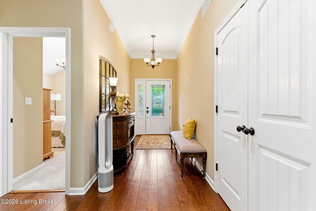 10005 Cedar Garden Dr, Louisville, KY 40291