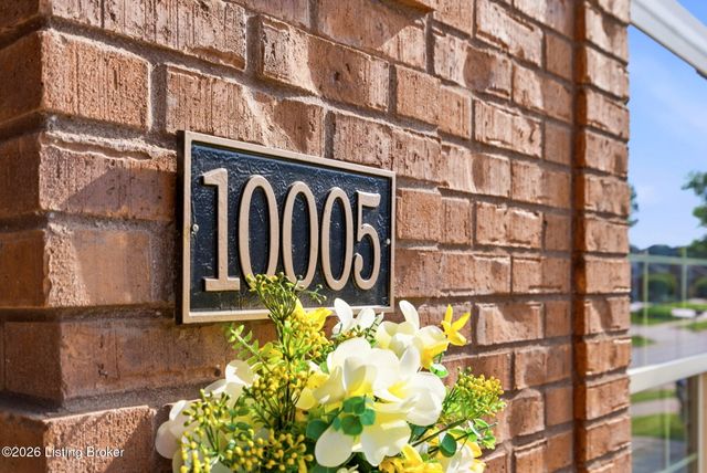 10005 Cedar Garden Dr, Louisville, KY 40291