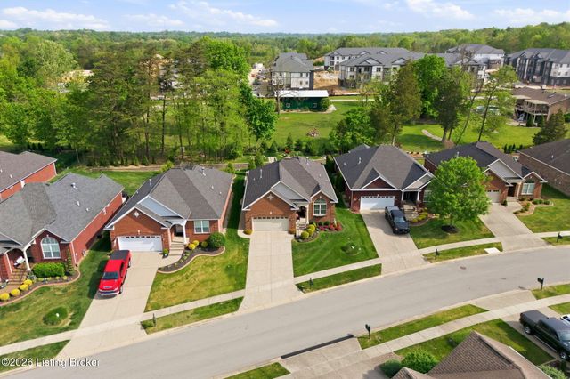 10005 Cedar Garden Dr, Louisville, KY 40291
