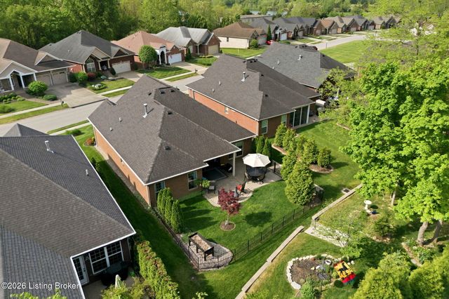 10005 Cedar Garden Dr, Louisville, KY 40291