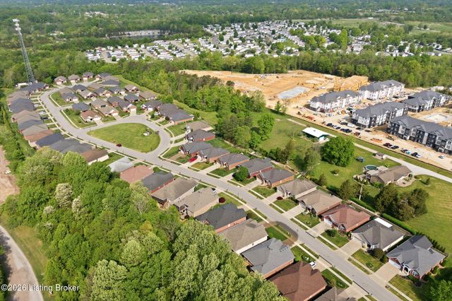 10005 Cedar Garden Dr, Louisville, KY 40291